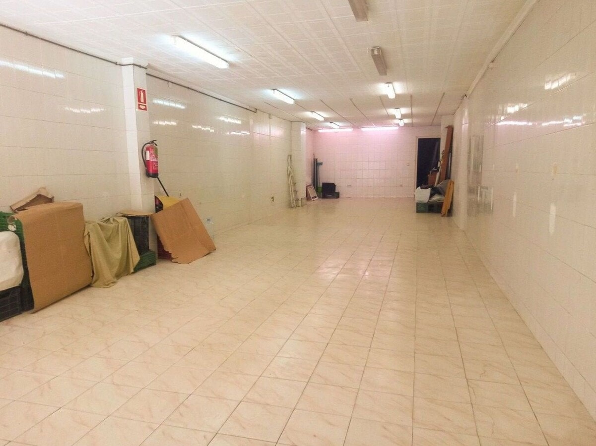 Carrer Florit, Sabadell, BAR 08208 - Unit - - - Interior Photo - Image 2 of 4