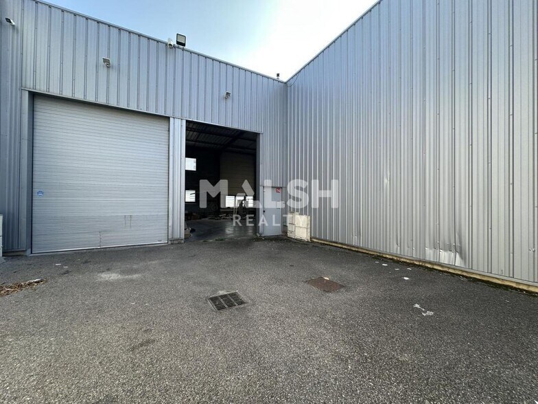 Light Industrial in Vénissieux to rent - Building Photo - Image 3 of 8