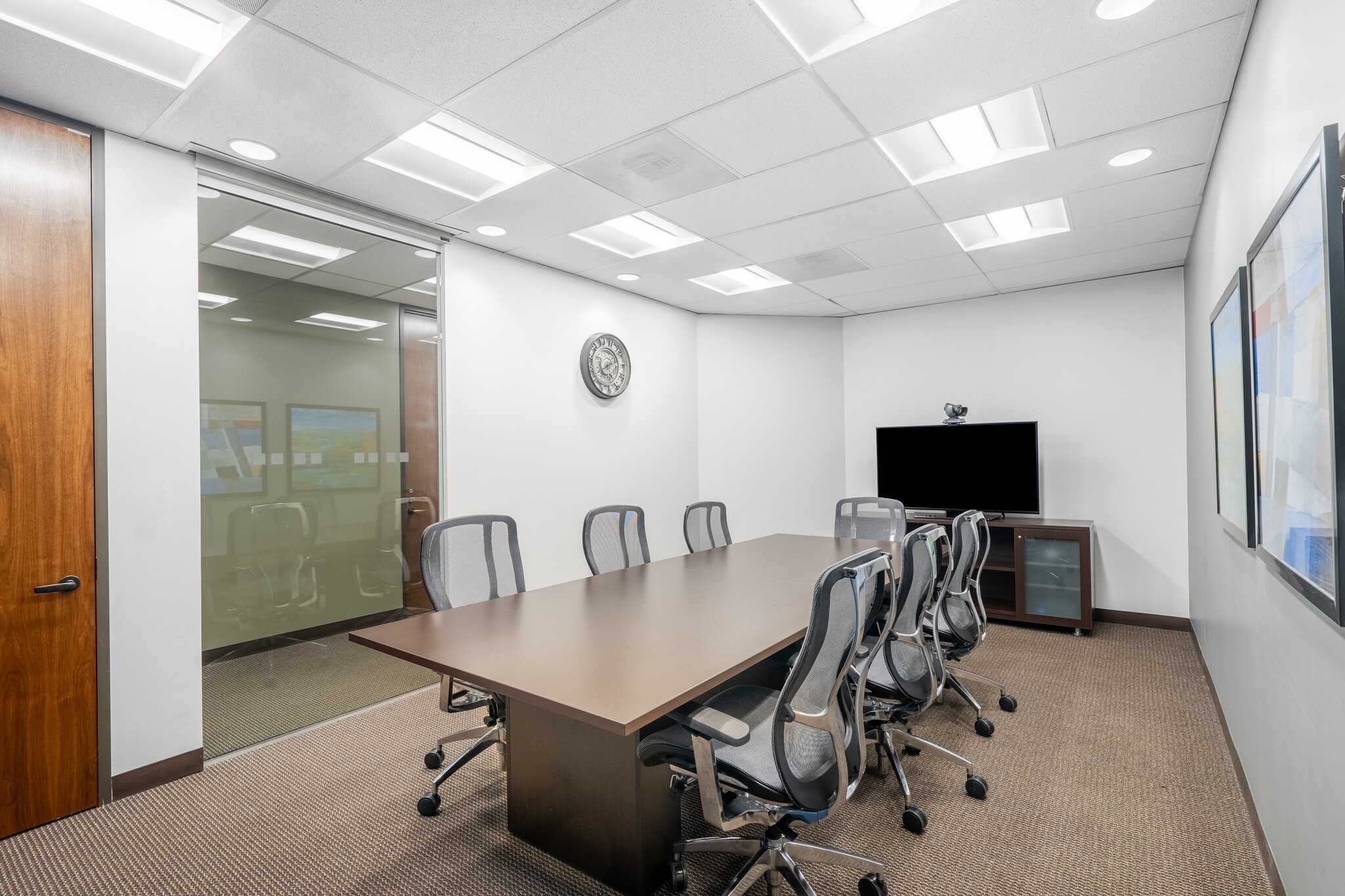 100 Crescent Ct, Dallas, TX to rent Interior Photo- Image 1 of 7