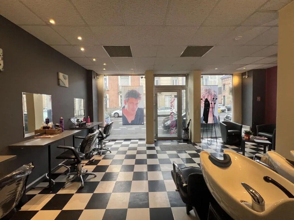 Location Commerce 50 m² - Photo 1
