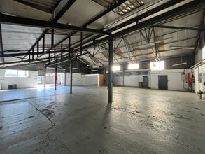 Lucy Rd, Neath to rent Interior Photo- Image 1 of 5