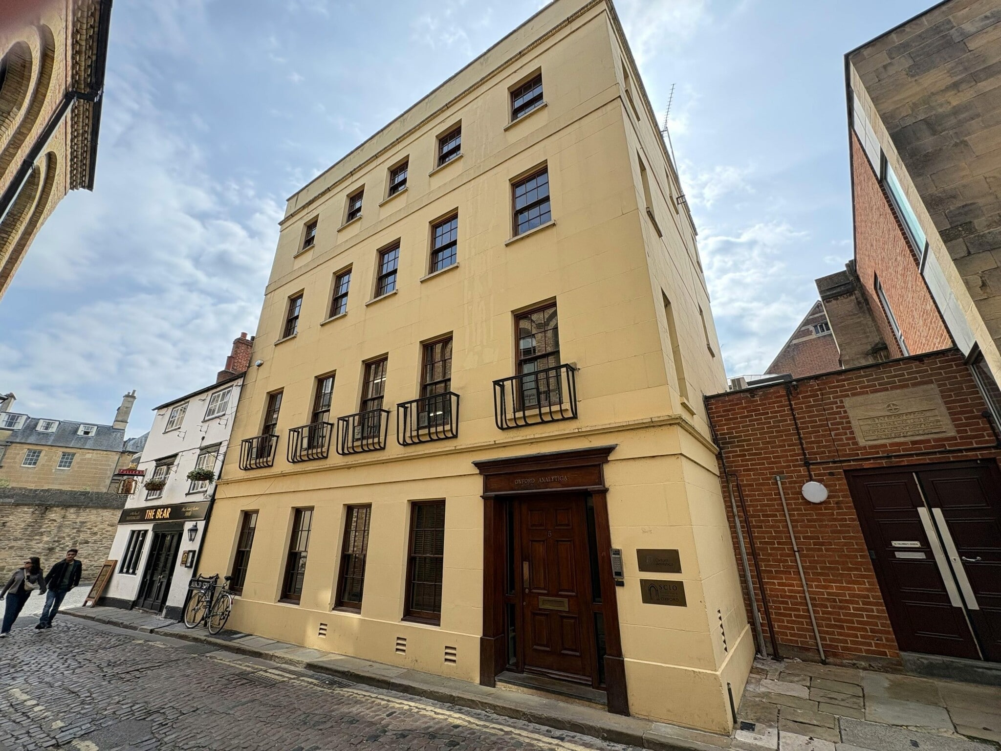 5 Alfred St, Oxford to rent Building Photo- Image 1 of 4