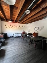 7164-7168 Melrose Ave, Los Angeles, CA to rent Interior Photo- Image 1 of 2