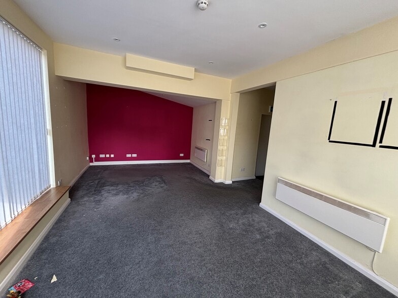 6 Bedford Rd, Kempston to rent - Building Photo - Image 2 of 13