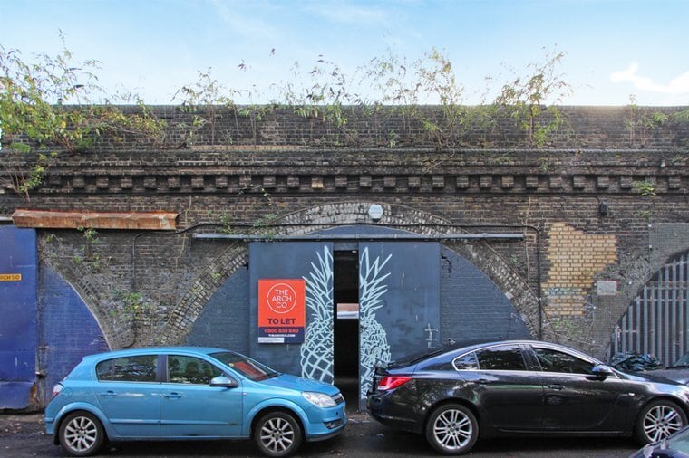 Ridgeway Rd, London to rent - Building Photo - Image 2 of 4