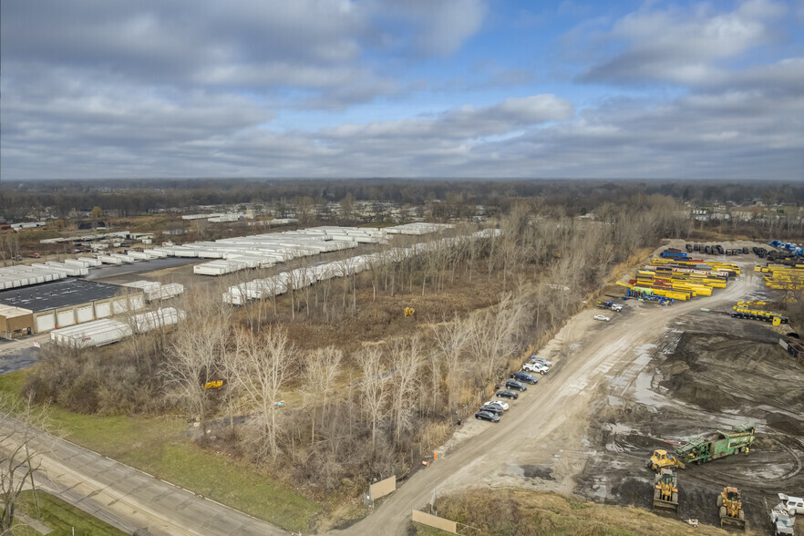 28370 Beverly Rd, Romulus, MI for sale - Aerial - Image 2 of 3