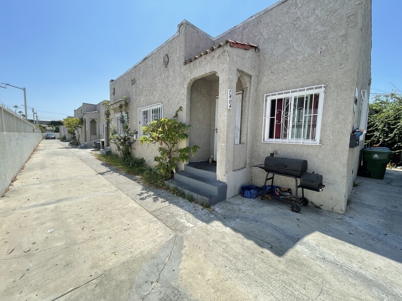 7404 S Figueroa St, Los Angeles, CA for sale - Building Photo - Image 3 of 11