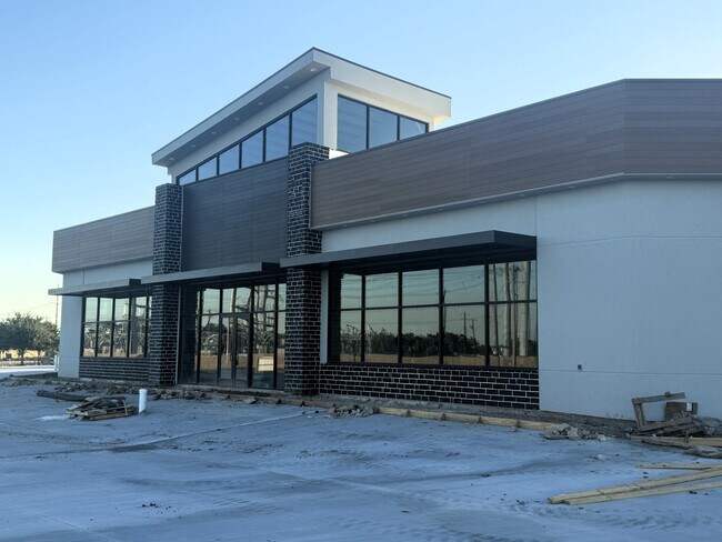 More details for 7501 25th Ave, Texas City, TX - Office / Medical, Retail to Rent
