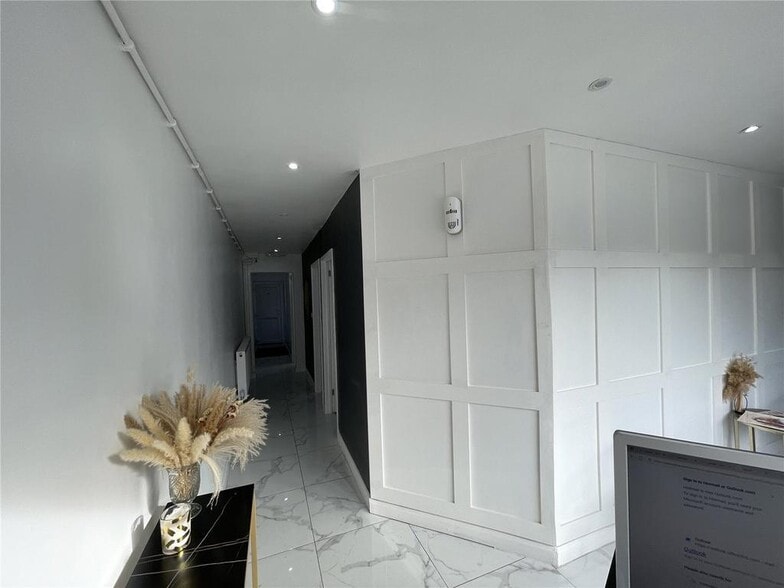 206 High Rd, Benfleet for sale - Building Photo - Image 3 of 8