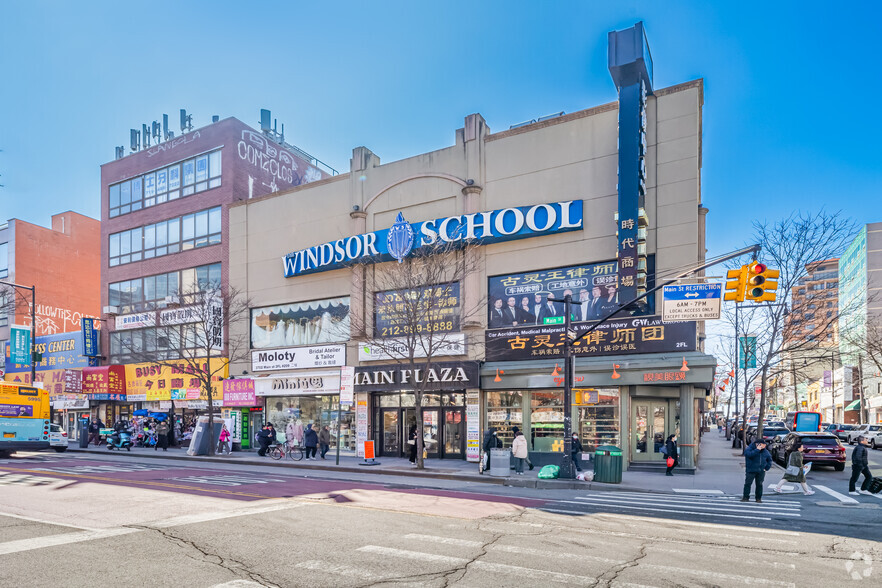 3702 Main St, Flushing, NY for rent - Building Photo - Image 3 of 6