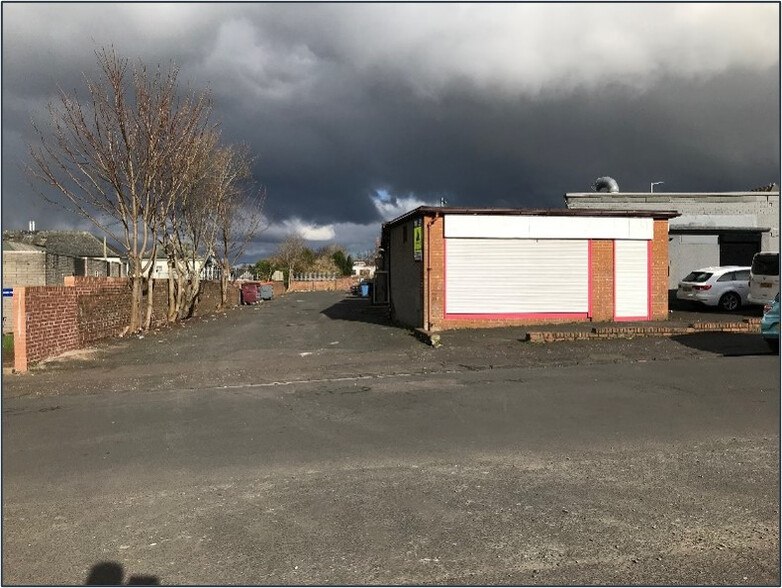 2 Glenmuir Pl, Ayr for rent - Building Photo - Image 2 of 2