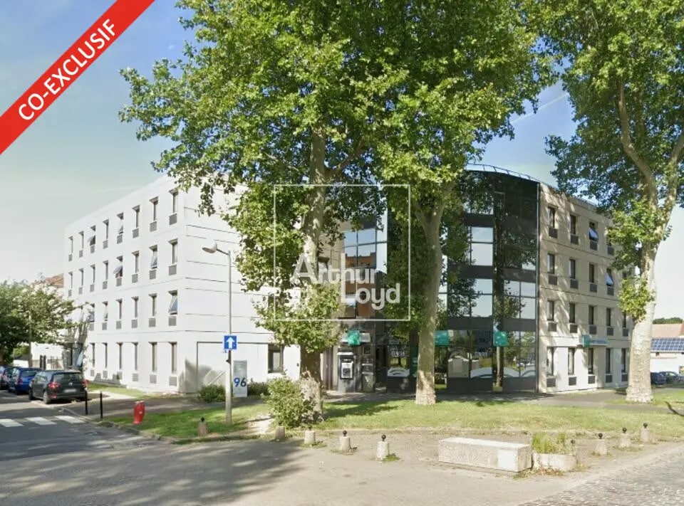 Location Bureaux 218 m² - Photo 1