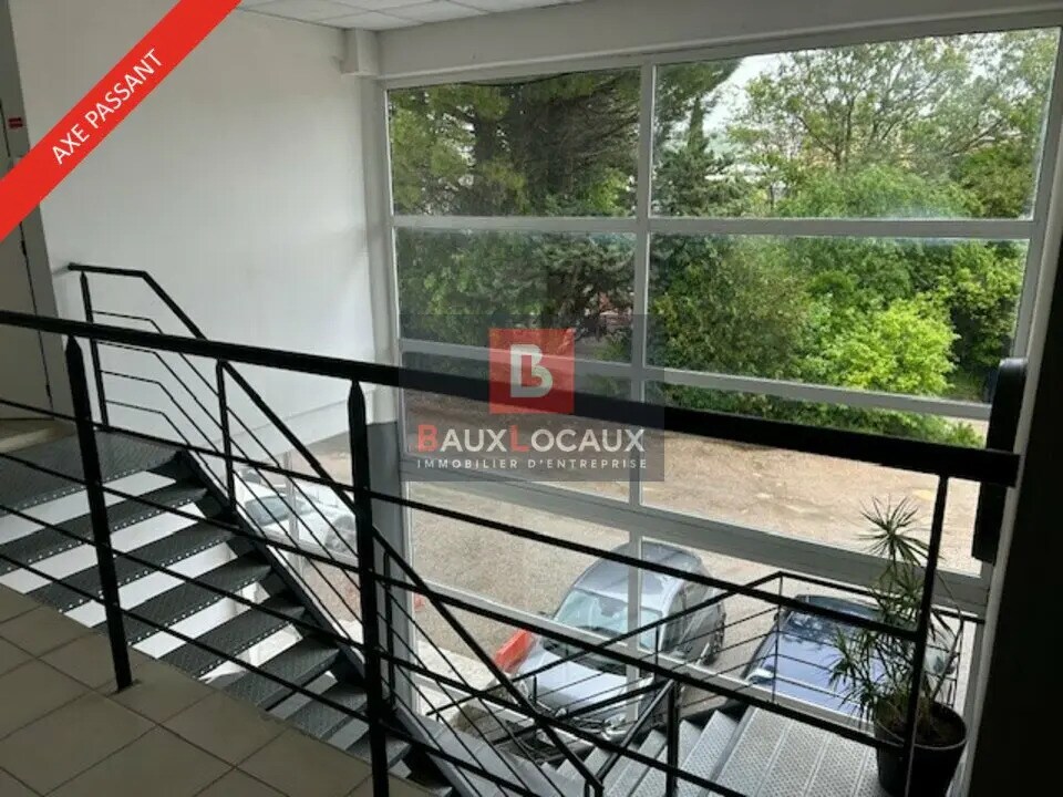 Office in Venelles to rent Interior Photo- Image 1 of 13