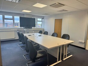 Weston Rd, Crewe to rent Building Photo- Image 2 of 6