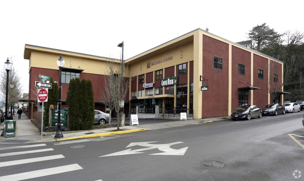 900 Main St, Oregon City, OR for rent - Building Photo - Image 3 of 5