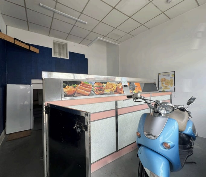 12 Blatchington Rd, Hove for sale - Interior Photo - Image 2 of 4