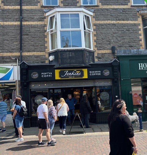 35 John St, Porthcawl for sale Building Photo- Image 1 of 1