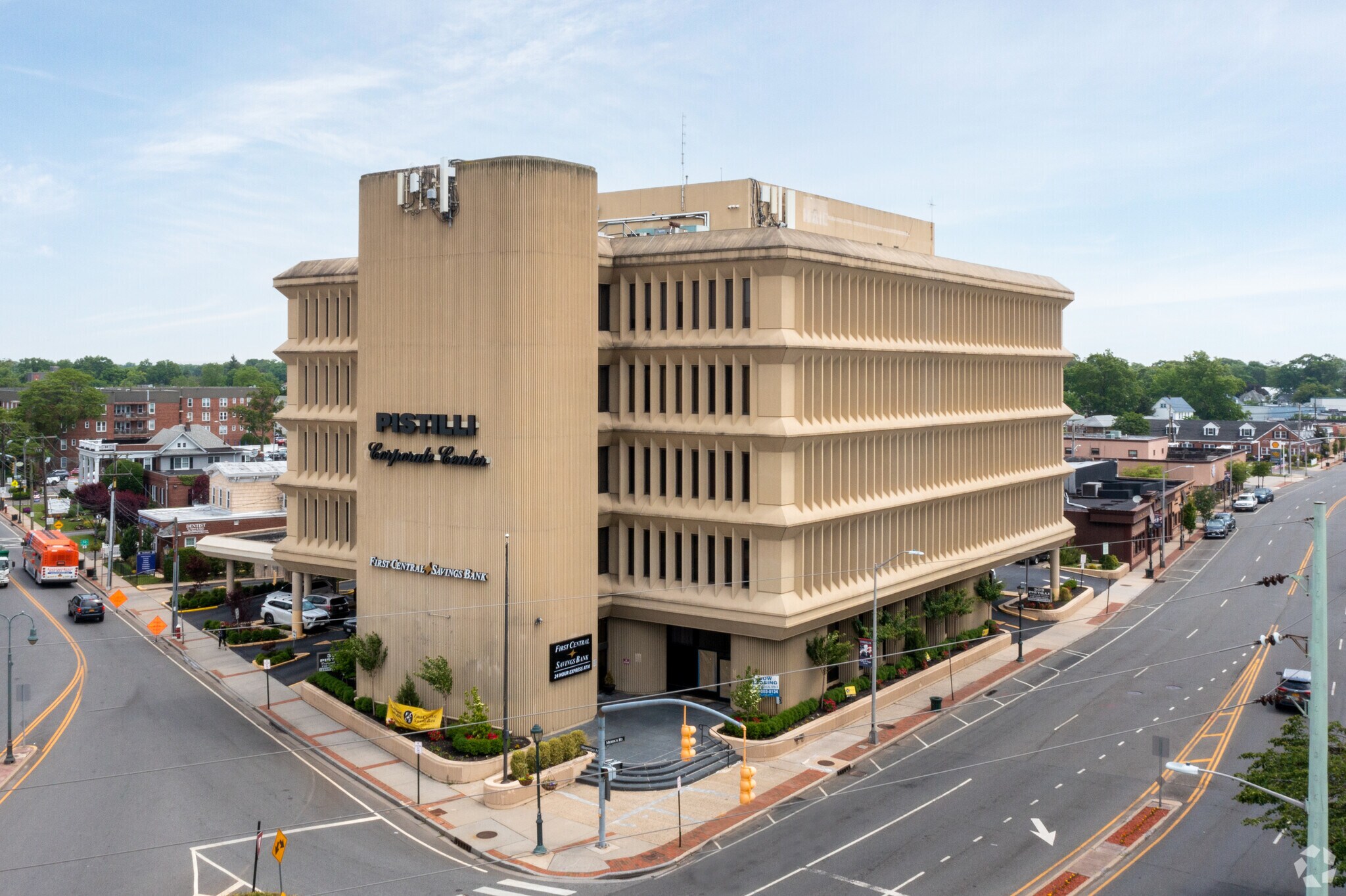 303 Merrick Rd, Lynbrook, NY to rent Building Photo- Image 1 of 24