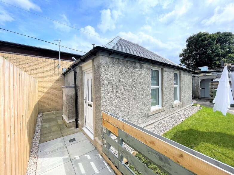 25-29 High St, Bonnyrigg for sale - Primary Photo - Image 1 of 1