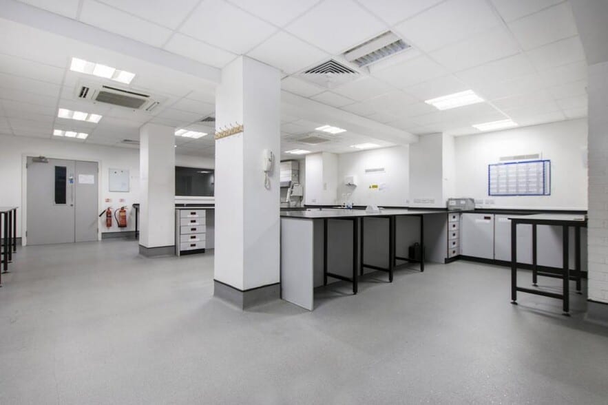 6 Bridgewater Sq, London for sale - Primary Photo - Image 1 of 14