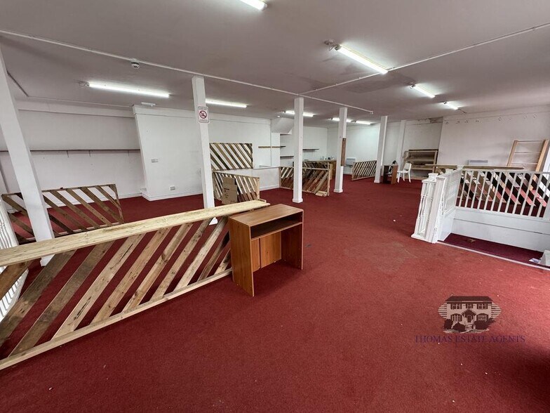 Station St, Porth to rent - Building Photo - Image 3 of 4