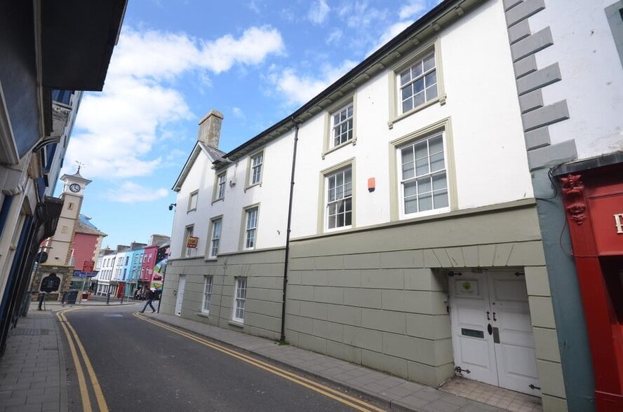 40-48 Great Darkgate St, Aberystwyth to rent - Building Photo - Image 3 of 7