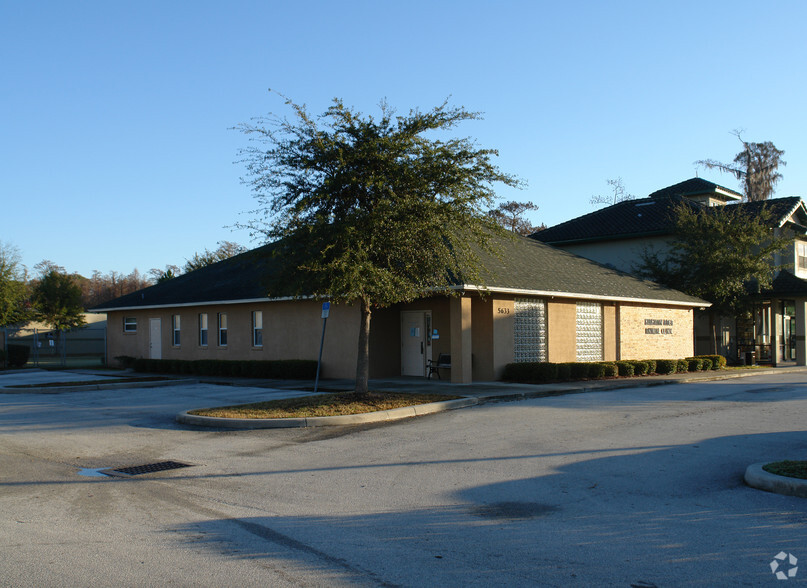 5633 Metrowest Blvd, Orlando, FL for rent - Building Photo - Image 1 of 9