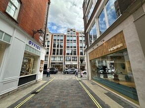 24 Long Acre, London to rent Interior Photo- Image 2 of 5