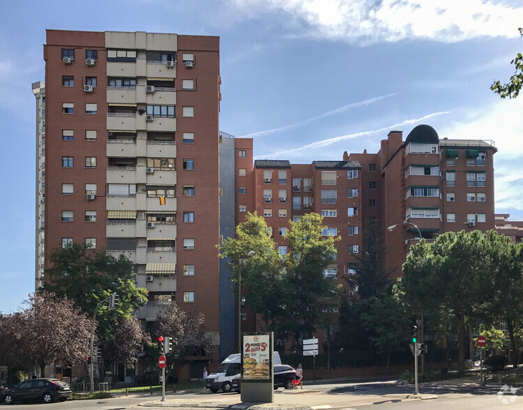 Avenida De San Luis, 166, Madrid, Madrid for rent - Primary Photo - Image 1 of 3