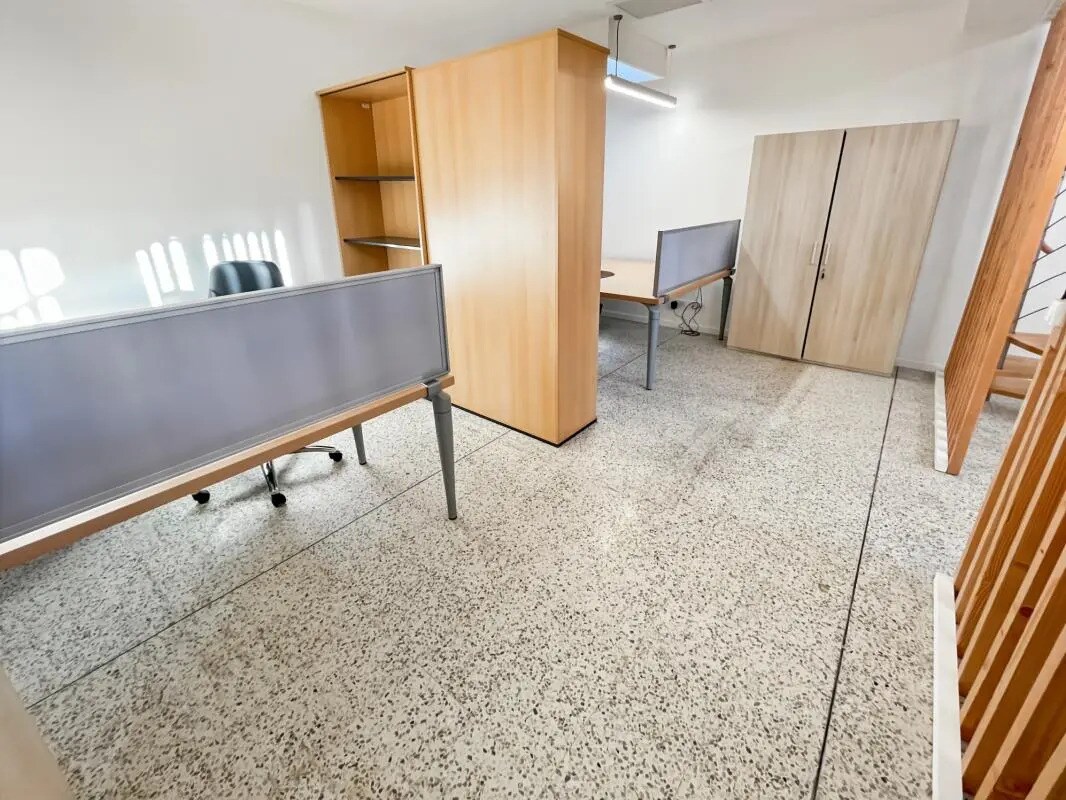 Office in Marseille to rent Interior Photo- Image 1 of 8