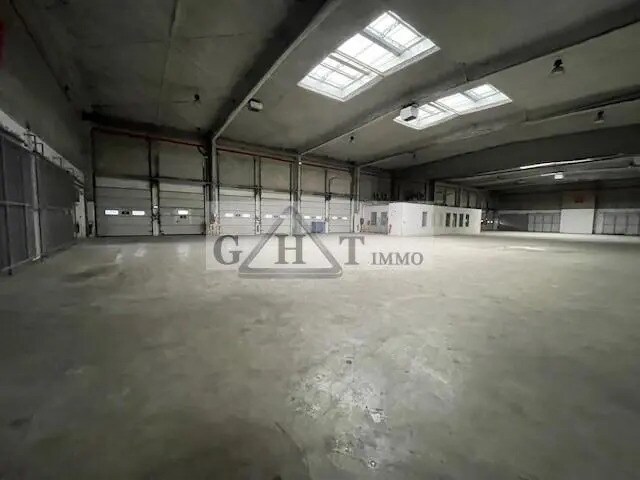 Industrial in Charenton-le-Pont to rent - Building Photo - Image 3 of 4