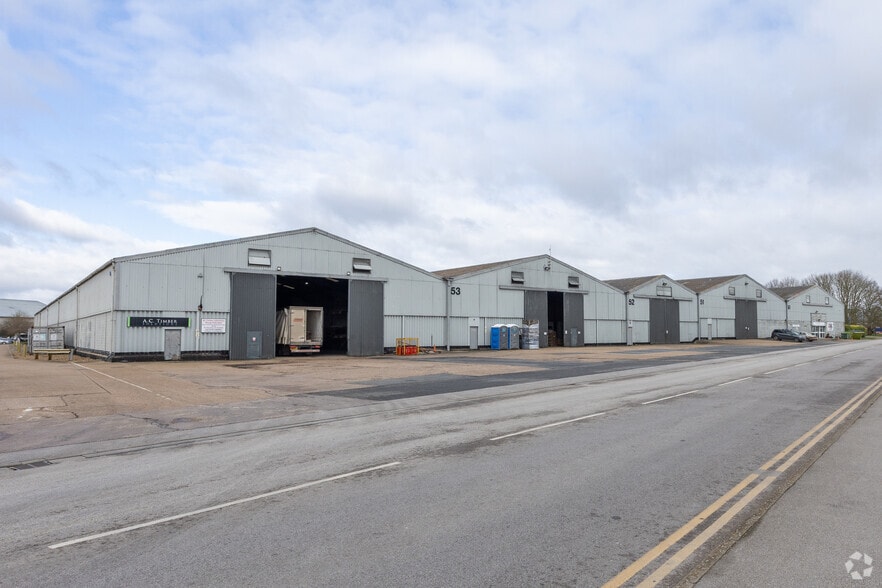 Lancaster Way, Ely to rent - Building Photo - Image 3 of 4