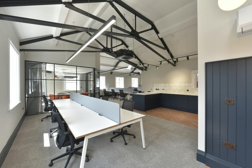92-96 Deansgate, Manchester to rent - Building Photo - Image 3 of 11