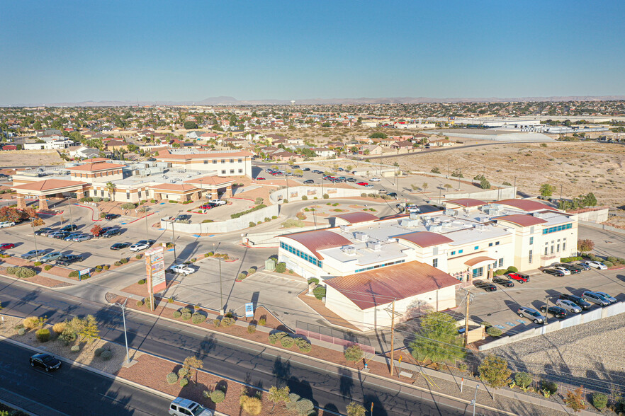 1400 George Dieter Dr, El Paso, TX for rent - Building Photo - Image 3 of 13