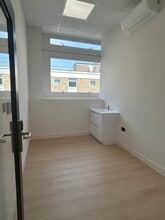 209 Old Marylebone Rd, London to rent Interior Photo- Image 2 of 9