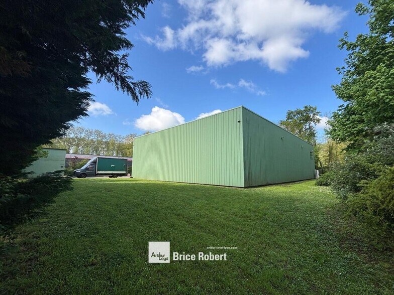 Light Industrial in Fleurieu-sur-Saône for sale - Building Photo - Image 3 of 8