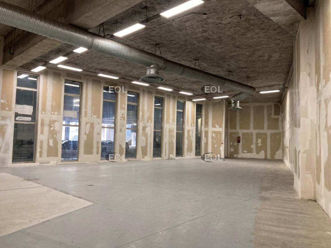 Industrial in Ivry-sur-Seine to rent Building Photo- Image 1 of 6