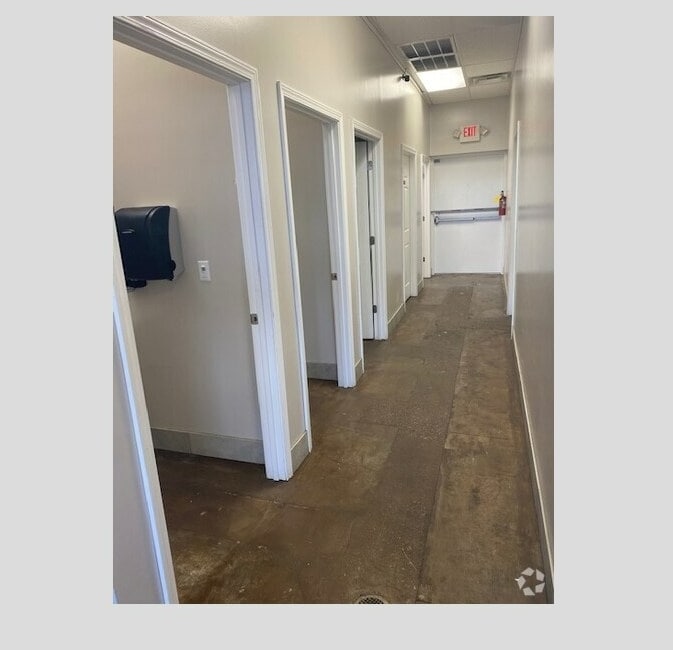 2413-2495 US Highway 431, Anniston, AL to rent Interior Photo- Image 1 of 12