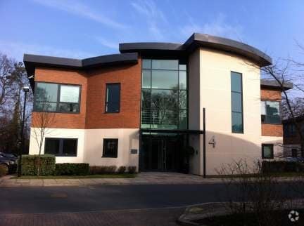 4 Hawthorn Park, Leeds to rent Primary Photo- Image 1 of 2