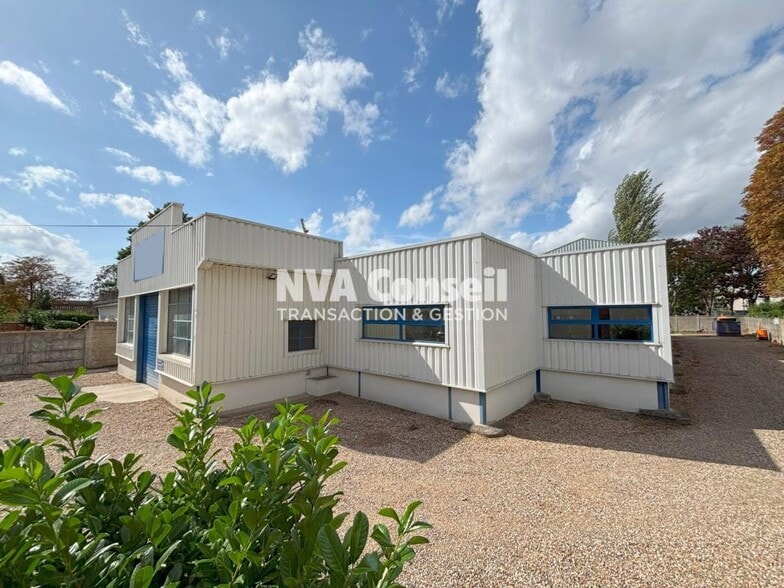 8 Avenue Du Cinq Mars, Argenteuil for sale - Building Photo - Image 3 of 13