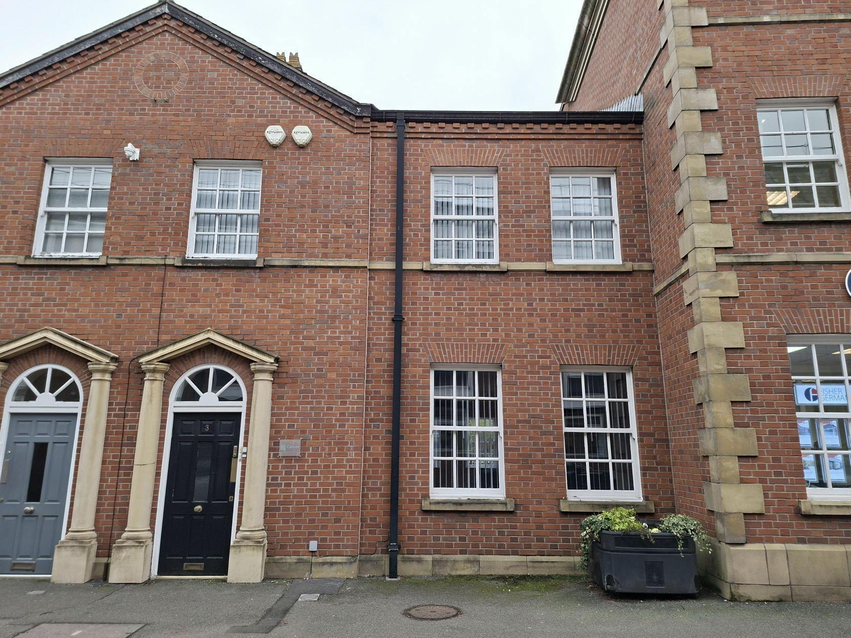 Tatton St, Knutsford to rent Building Photo- Image 1 of 6