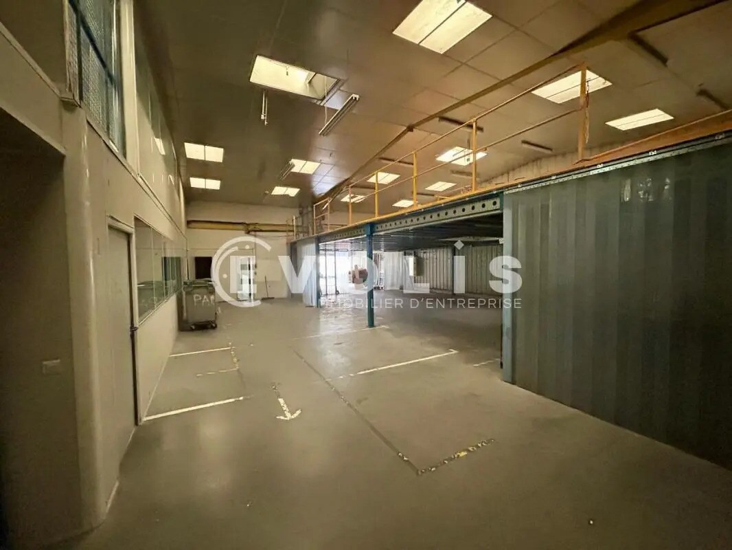 Light Industrial in Savigny-le-Temple to rent Interior Photo- Image 1 of 8