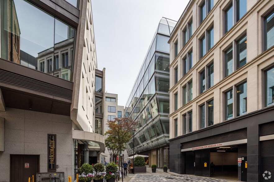 173 Regent St, London to rent - Building Photo - Image 2 of 5