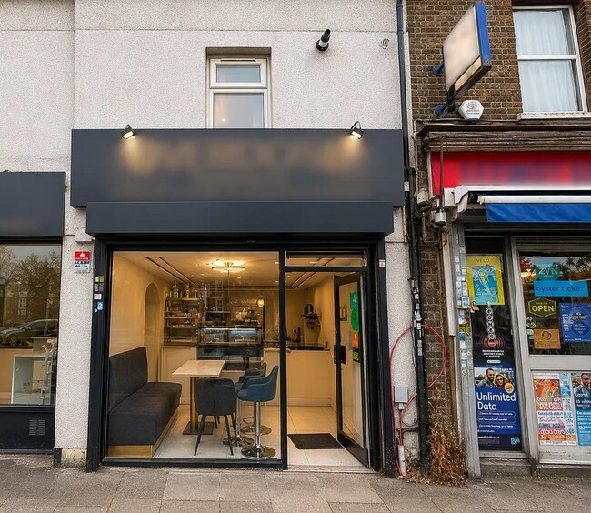 More details for 1-1B High St, Uxbridge - Retail to Rent