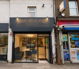 1-1B High St, Uxbridge to rent Primary Photo- Image 1 of 6