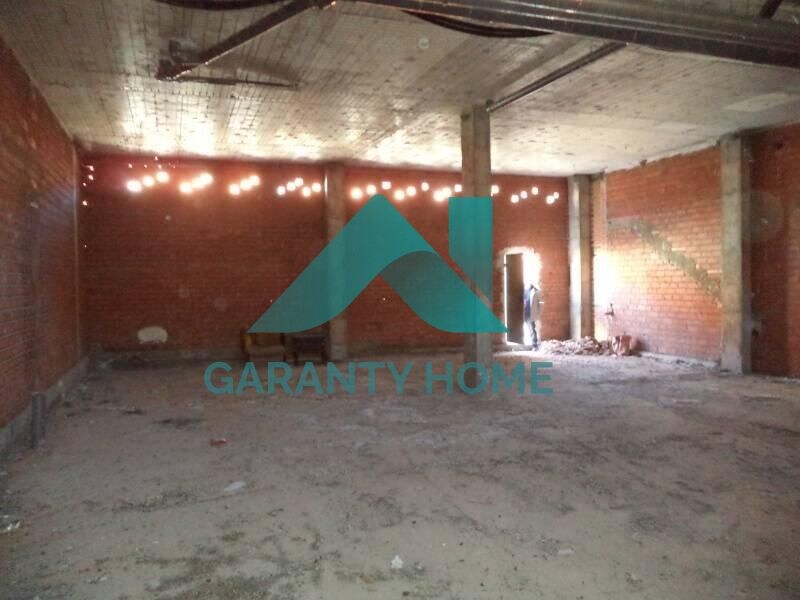 Retail in Cáceres, Cáceres to rent Interior Photo- Image 1 of 4