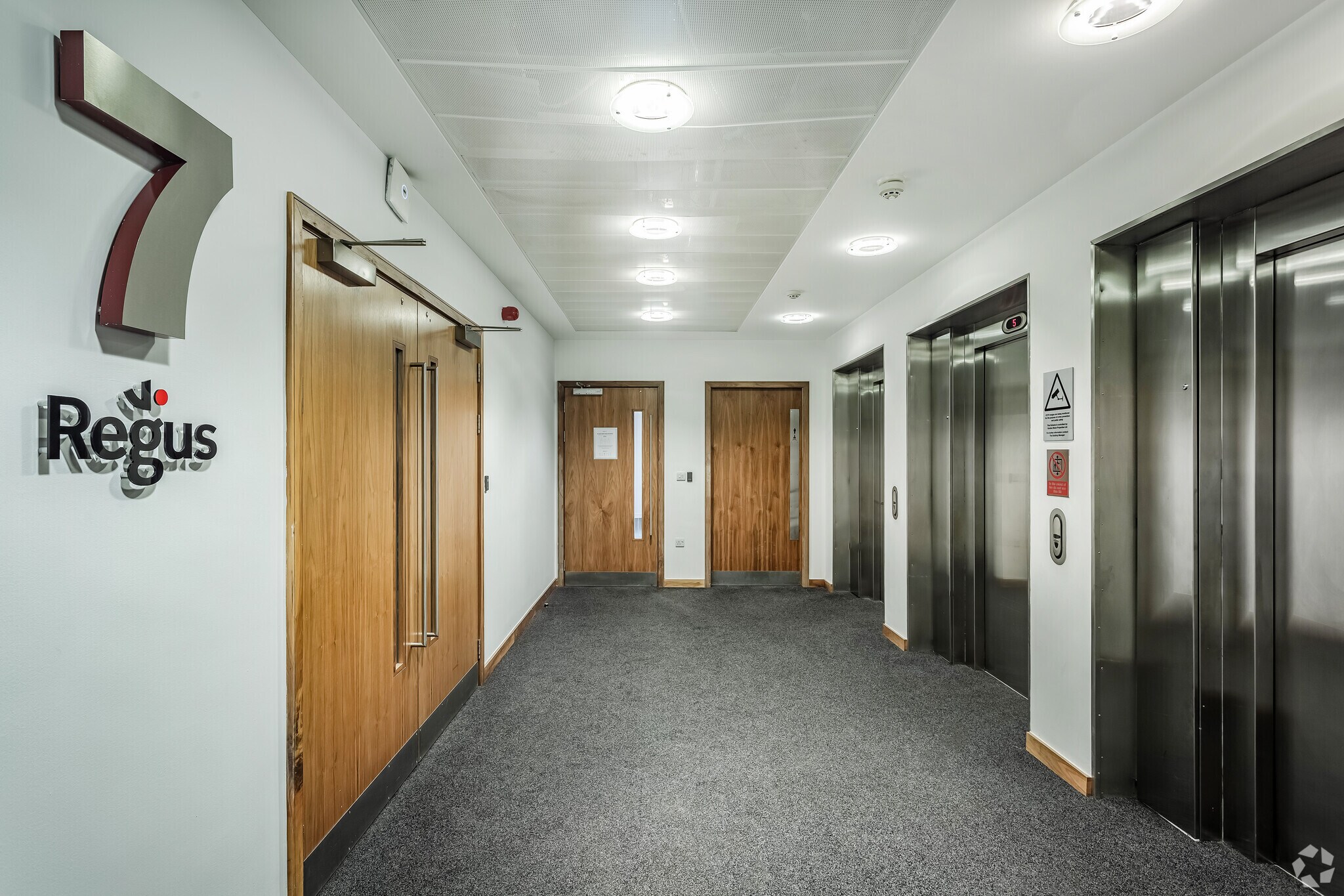 120 Bark St, Bolton to rent Interior Photo- Image 1 of 9