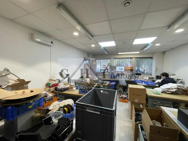 Industrial in Torcy for sale - Interior Photo - Image 1 of 6