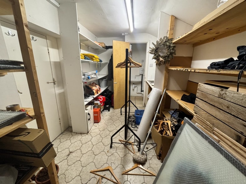 68 Main St, Keswick for sale - Interior Photo - Image 2 of 7