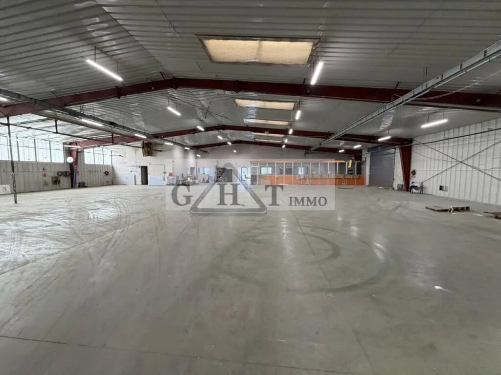 Vente Entrepôt 2 000 m² - Photo 1